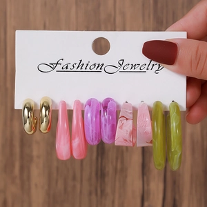 5-pair set of C-shaped acrylic resin and gold-finish hoop earrings for women