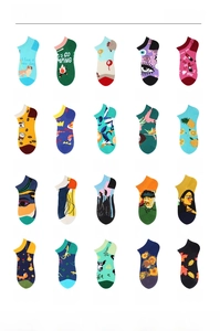 Grille de vingt paires de chaussettes en coton avec divers motifs artistiques colorés