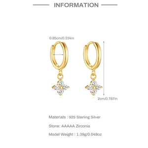 Macro view of 925 silver gold clover earrings showing 0.85cm diameter and dimensions