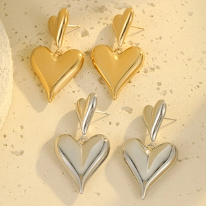 Orecchini a doppia goccia a cuore in acciaio inossidabile e oro 18K dal design minimalista