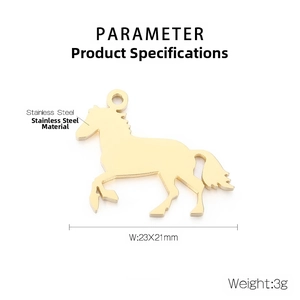 Détails du pendentif cheval en acier doré mesurant 23x21mm avec un poids léger de 3g