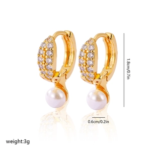 Detailed close-up of gold-plated pearl earrings with zircon inlay showing dimensions