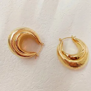 Boucles d'oreilles vintage en acier inoxydable plaqué or 18 carats avec texture martelée