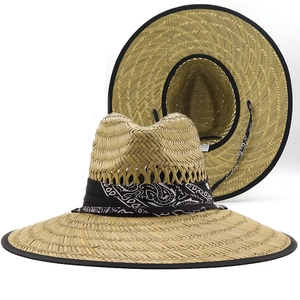 Cappello da sole in paglia a tesa larga da uomo con nastro paisley e laccetto nero