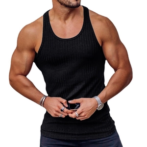 Débardeur de sport noir pour homme en maille côtelée avec coupe ajustée et dos nageur