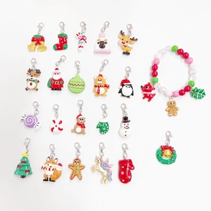 Set de colgantes de Navidad en resina con cierres de langosta para joyería DIY