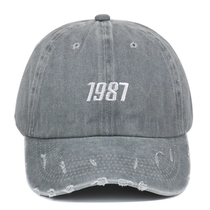 Vintage graue 1987 Stickerei Baseballkappe mit gewaschenem Stoff und Fransendetails