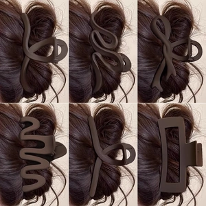 Large Hair Claw Clips Matte Frosted Plastic Shark Hair Clip Strong Hold Geometric Bow Shape Hair Accessory For Women
