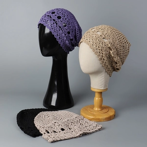 Gorros japoneses de ganchillo hechos a mano con calados para mujer en cuatro colores variados