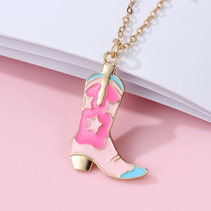Collana con pendente a stivale da cowboy dorato in smalto rosa e azzurro con stelle