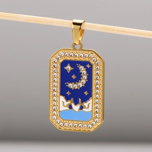 Collana con ciondolo rettangolare tarocchi in oro 18K con motivo luna stelle e strass