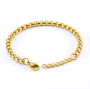 Detail of adjustable 18K gold plated box chain bracelet with lobster clasp closure
