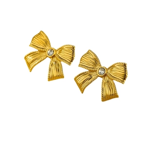 Orecchini a perno a farfalla in oro 18K con cristalli brillanti per donne eleganti