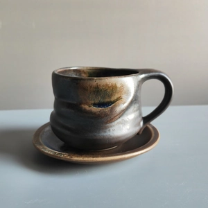 Service à café rétro en céramique japonaise avec tasse et soucoupe dégradé noir et or
