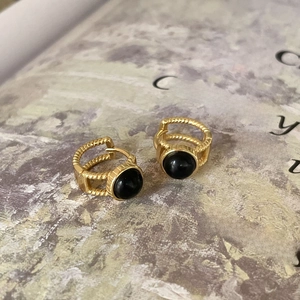 Vintage 925 sterling silver black onyx stud earrings with gold spiral texture frame