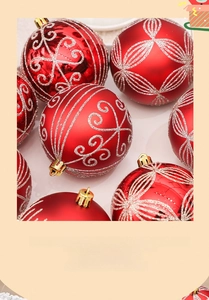 Gros plan de boules de Noël rouges de 8cm avec motifs à paillettes argentées et attaches