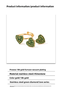 Dettaglio del set di gioielli a cuore placcato oro 18K con pietre di cristallo verdi