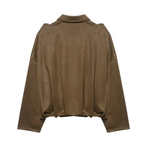 Vue arrière du blouson aviateur en daim marron avec col à revers et texture mate lisse