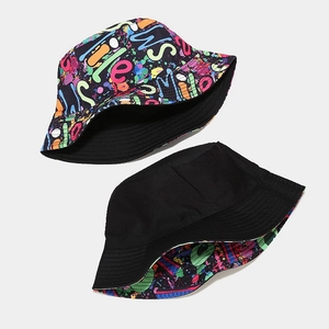 Cappello da pescatore reversibile con graffiti colorati e tela di cotone nero tinta unita