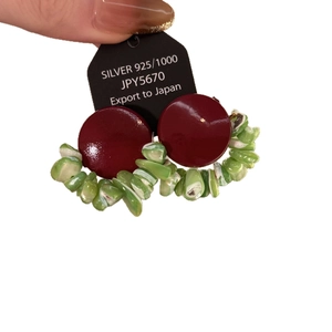 Retro geometric round earrings with shell accents and deep red discs in 925 silver