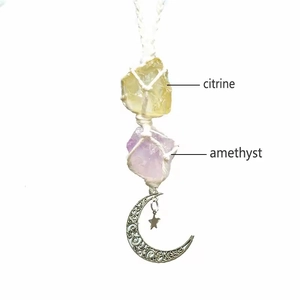 Pendentif tissé main avec citrine et améthyste brutes et breloques en croissant de lune