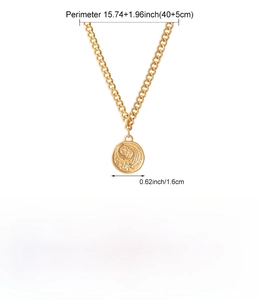 Détails du collier pendentif pièce dorée avec motifs lune et étoiles et dimensions