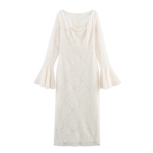 Elegantes Maxi Kleid Aus Spitze Mit Eckigem Ausschnitt Ausgestellten Ärmeln Und Schmaler Passform Für Damen