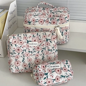 Bloemen Gequilte Make-up Tas Toilettas Cosmetica Organizer Grote Capaciteit Draagbare Reistas Voor Vrouwen Polyester Opbergdoos