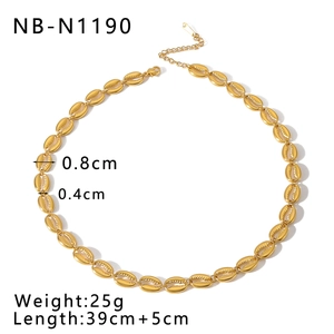 Detailed specs of gold lip link chain necklace showing 39cm length and shell link size