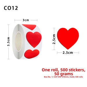 Detail view of 2.5cm red heart adhesive stickers on a roll with 500 labels and size dimensions