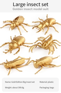 Vue détaillée des modèles d'insectes dorés, y compris abeilles et scorpions