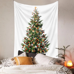 Camera da letto accogliente con arazzo albero di Natale e lampada di sale calda