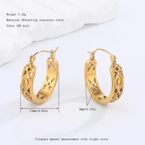 Detailed size chart of 18K gold-plated stainless steel hollow hoop earrings in white background
