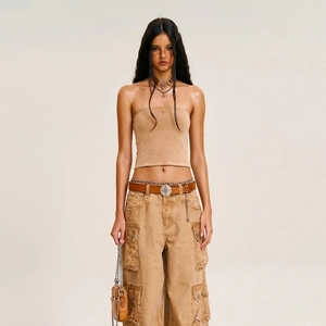 Ensemble bustier en coton délavé vintage et pantalon cargo kaki à plusieurs poches