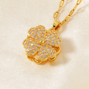 Fashion Clover Pendant Necklace Gold Tone Copper Chain Rhinestone Paved Flower Necklace For Women Elegant Jewelry Gift