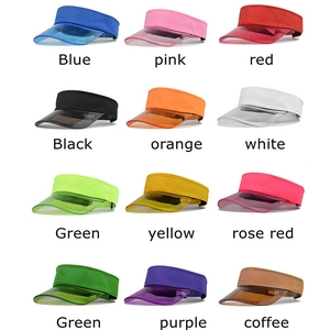 Variété de visières de sport colorées pour femmes présentées en douze nuances vives