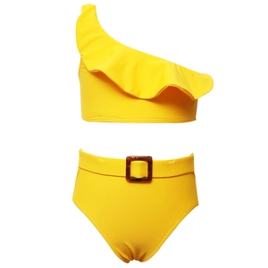 Bikini jaune deux pièces pour fille avec haut à volants et bas à taille haute ceinturé