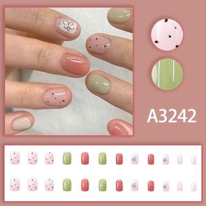 Press-on nail set with clover floral patterns and Morandi green tones on short square tips