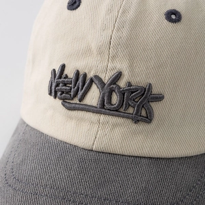 Casquette enfant beige et grise avec broderie New York en coton de haute qualité
