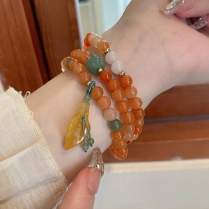 Orangefarbenes Perlenarmband im chinesischen Stil mit Blattanhänger für Damen