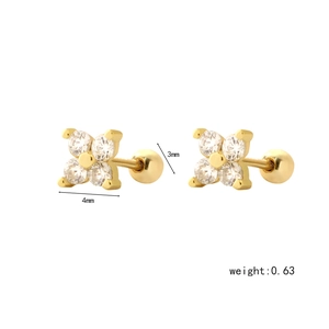 Close-up of golden clover stud earrings with dimensions 4mm x 3mm and 0.63g weight