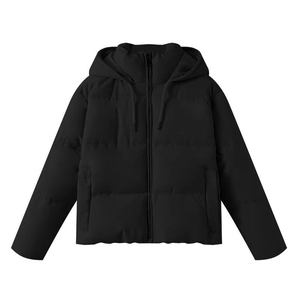 Damen Steppjacke in Schwarz mit Kapuze, matter Optik und geprägtem Textur-Detail