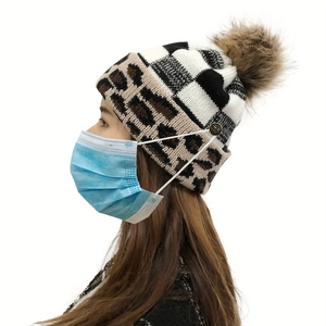 Bonnet en tricot d'hiver à motif léopard et damier avec boutons pour masque