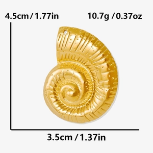 Golden conch pendant size measurements showing 4.5cm height and 3.5cm width dimensions