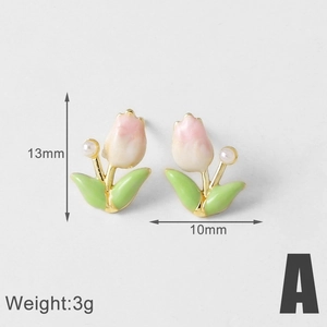 Detail showing size and 3g weight of pink tulip earrings with golden stems and pearls