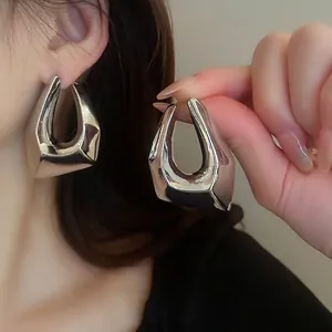 Boucles d'oreilles créoles géométriques argentées épaisses en forme de U poli