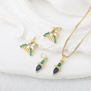 French vintage starfish pendant necklace in gold with colorful crystal gemstones