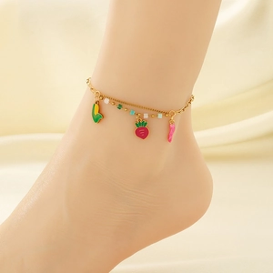 Bracelet de cheville doré double rang avec perles et pendentifs légumes colorés