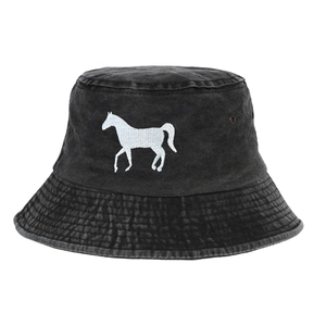 Bob en coton délavé noir avec broderie de cheval blanche et œillets métalliques