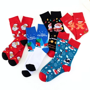 5-pack Christmas cotton socks with Santa, Snowman and Gingerbread Man festive designs